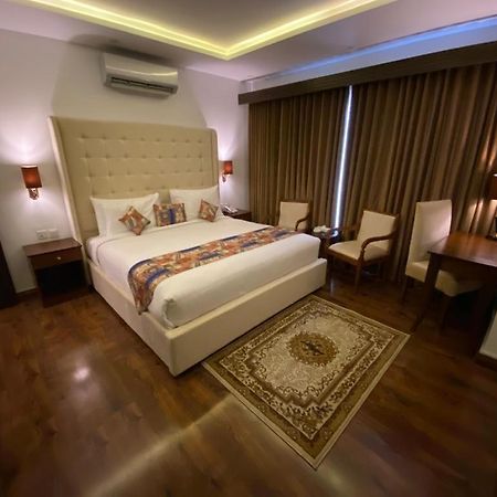Grand Mongolia Hotel Равалпинди Экстерьер фото