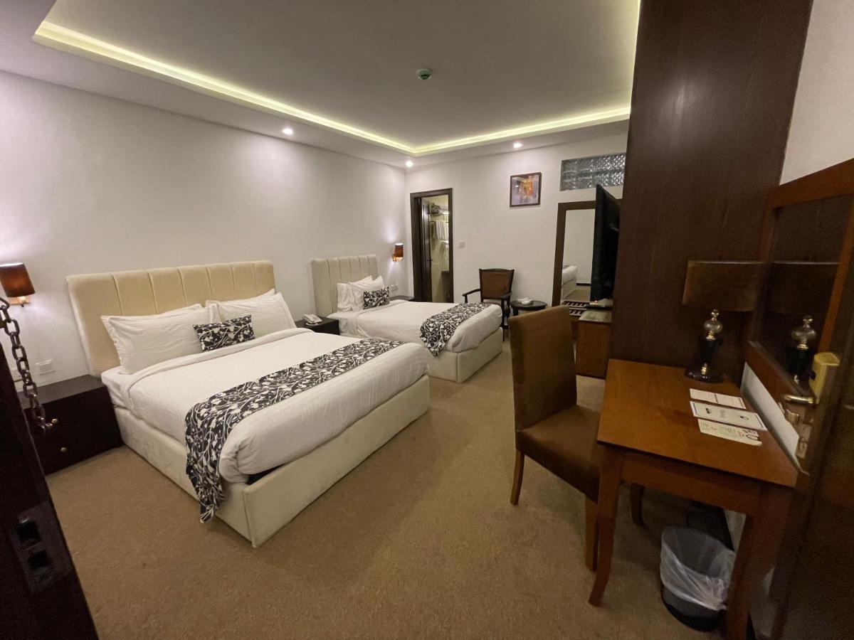 Grand Mongolia Hotel Равалпинди Экстерьер фото