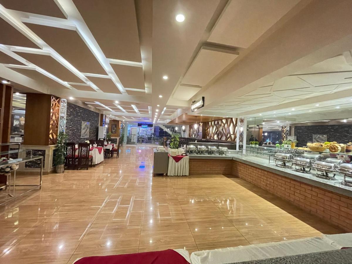 Grand Mongolia Hotel Равалпинди Экстерьер фото