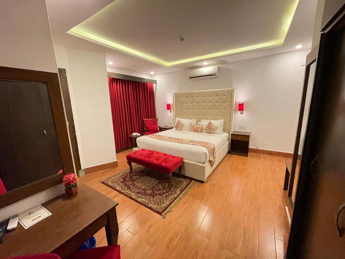 Grand Mongolia Hotel Равалпинди Экстерьер фото