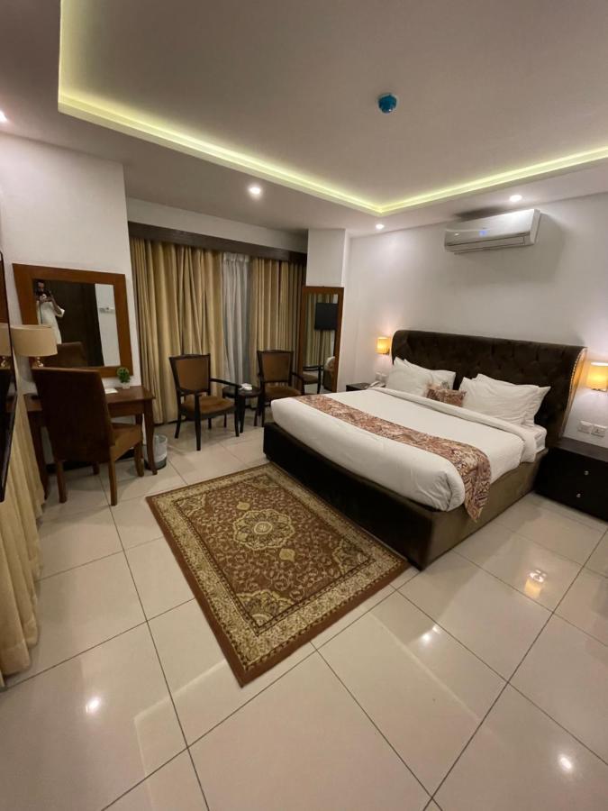 Grand Mongolia Hotel Равалпинди Экстерьер фото